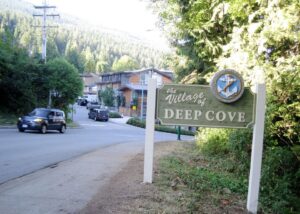 Deep Cove Village 
